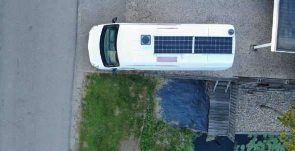 zelfbouw-buscamper-zonnepanelen