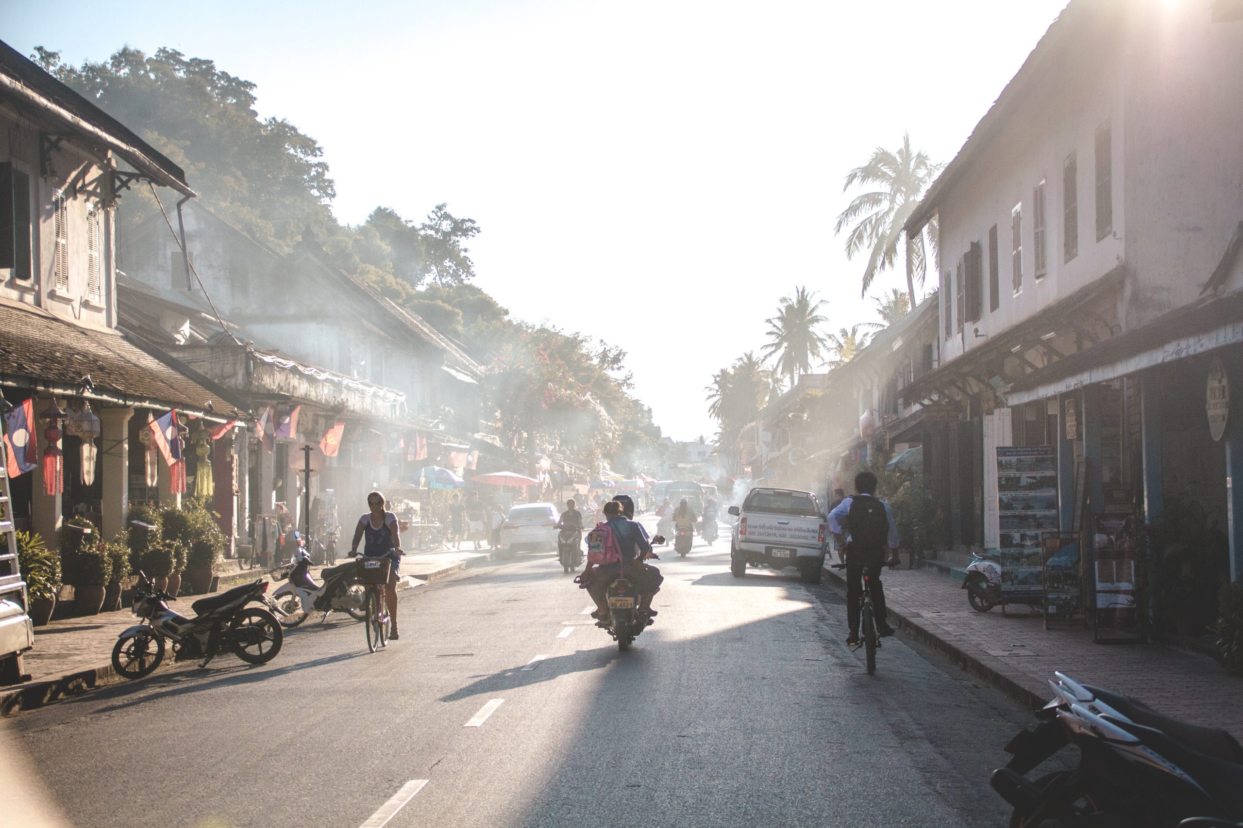 Op die bromponie deur Laos