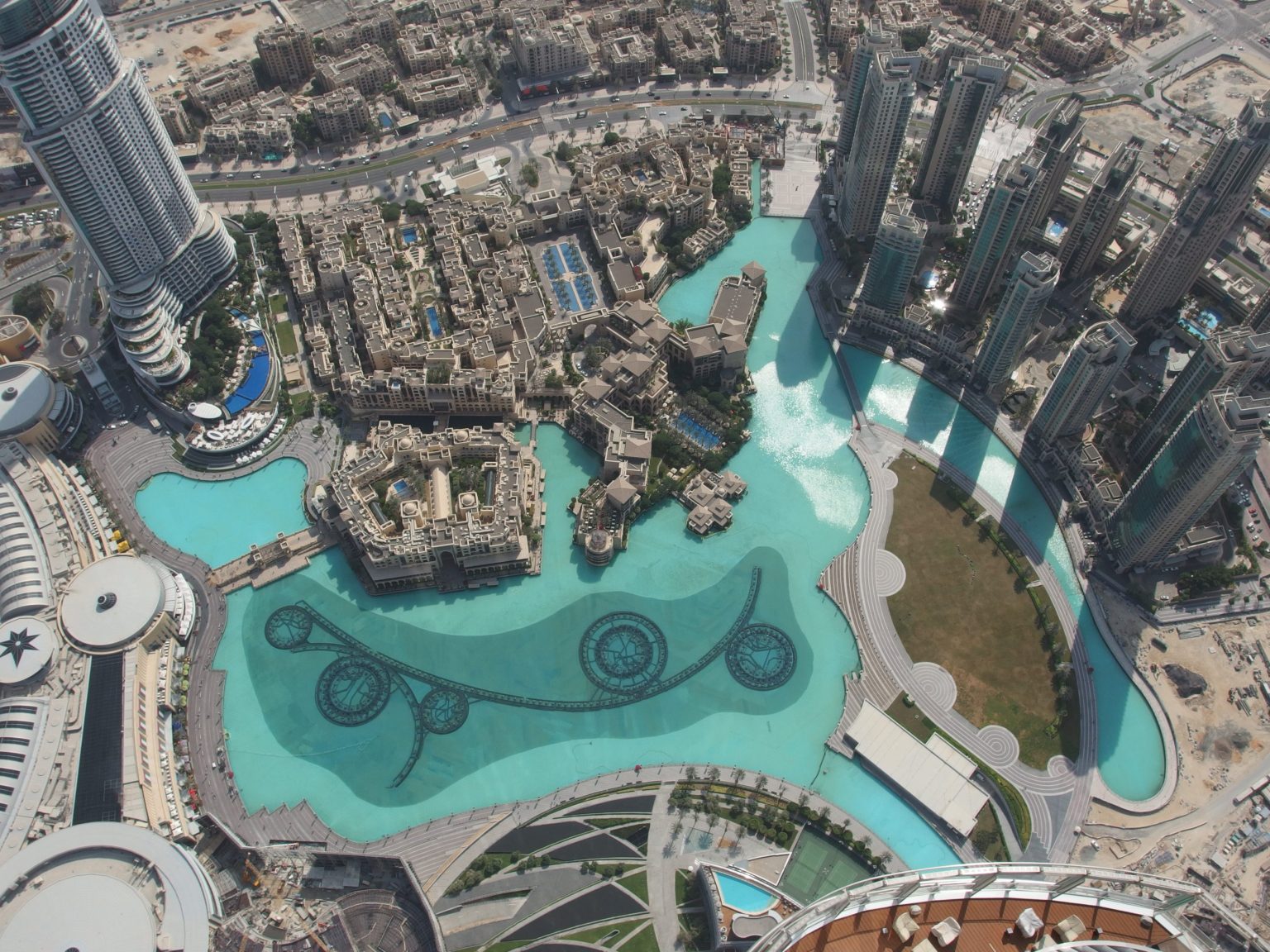 Dubai Fountain @ At the Top SKY @ Burj Khalifa @ Dubai 15266500693 scaled 1 | must sees in dubai | Wereldreizigers.nl