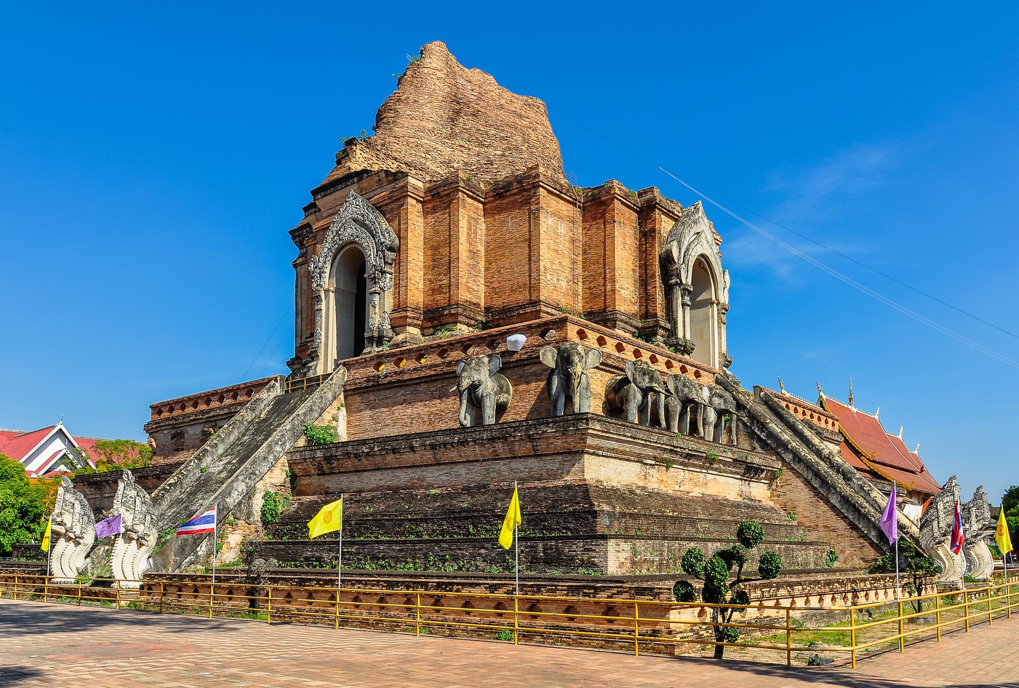 Wat Phra That Chedi Luang, Must sees in Thailand