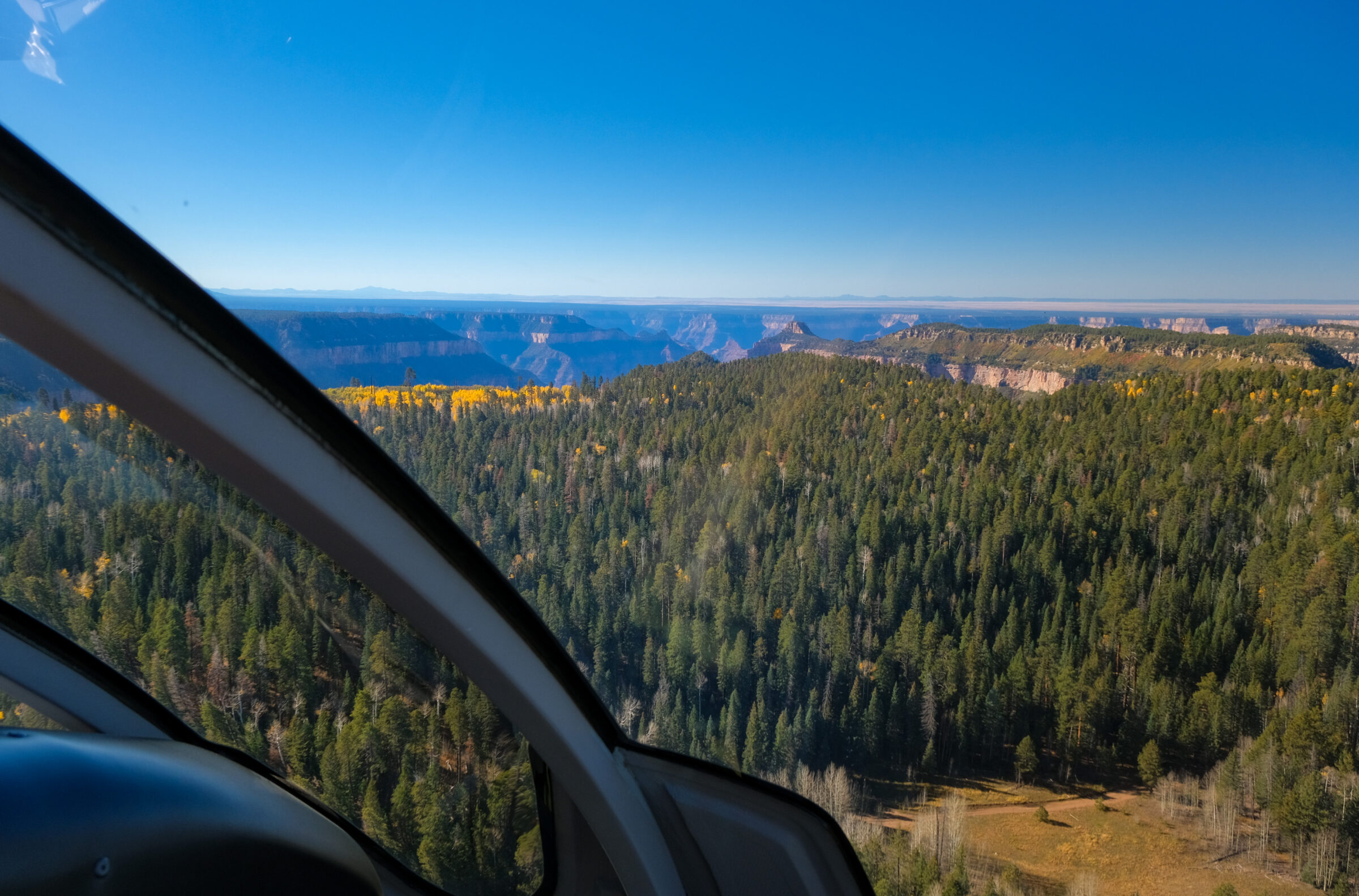 Polet helikopterja Grand Canyon