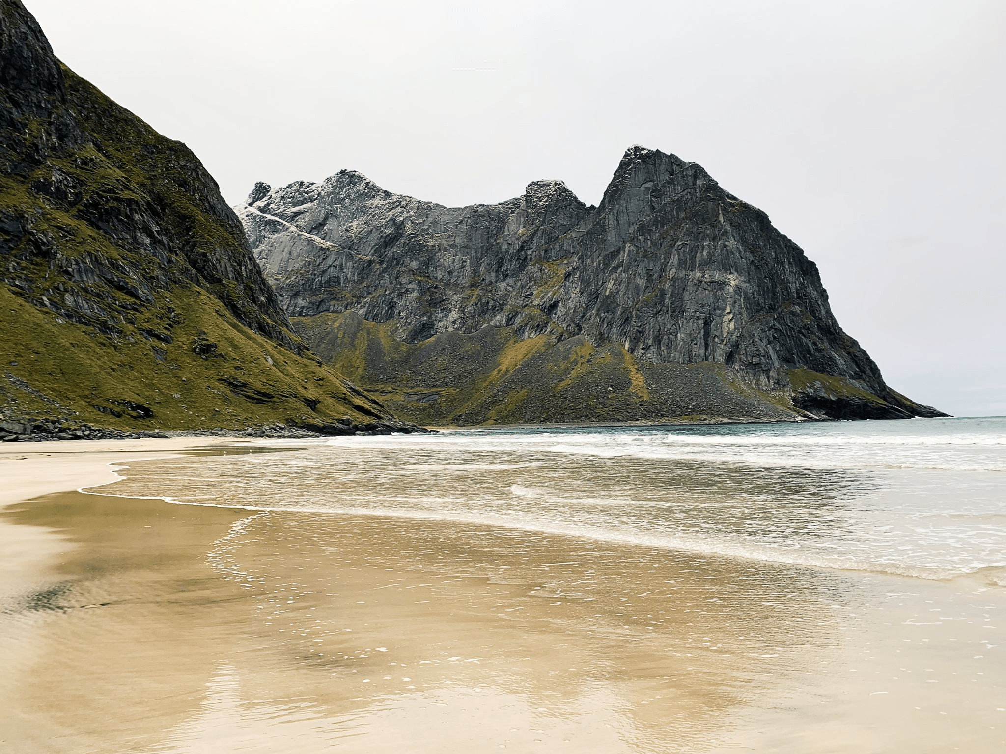 شاطئ كفالفيكا لوفوتين ، النرويج