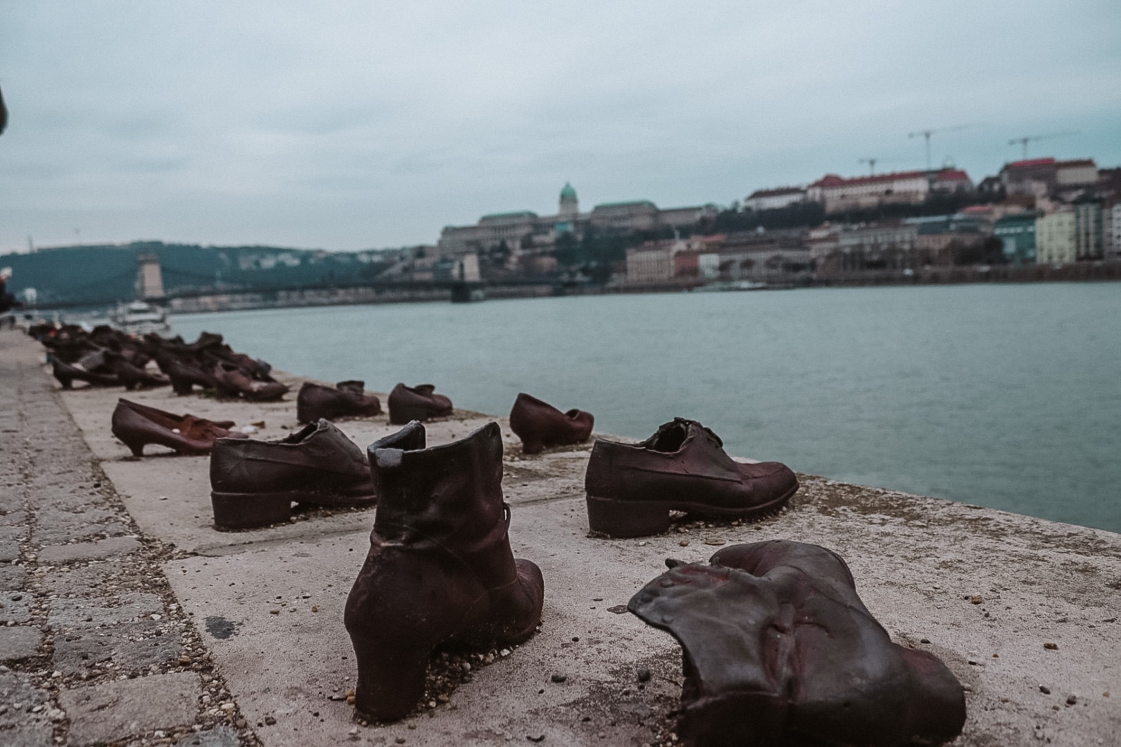 Schoenen bij Donaukade