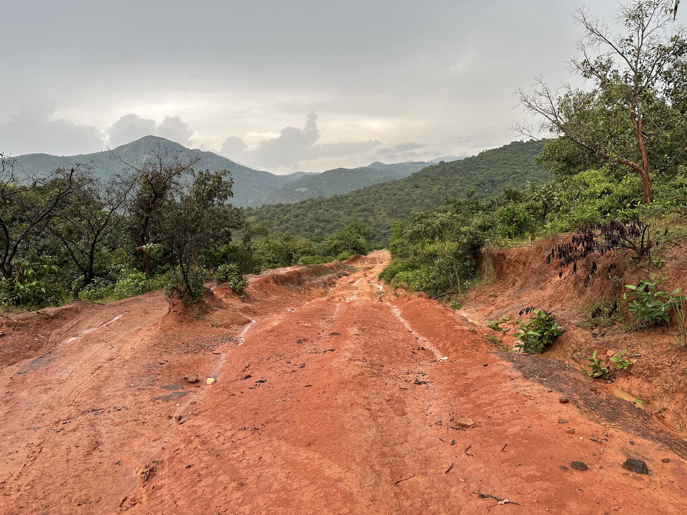 Mooi landschap, slechte wegen | Overlanden in Kameroen
