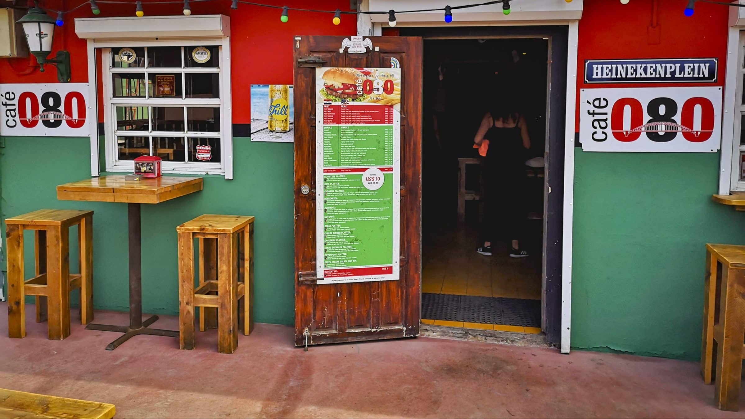 Ingang Café 080 op Aruba