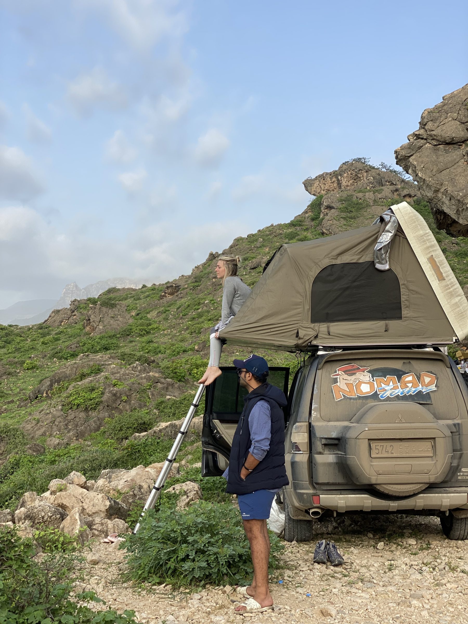Kamperen met dak-tent | Wildkamperen in Oman