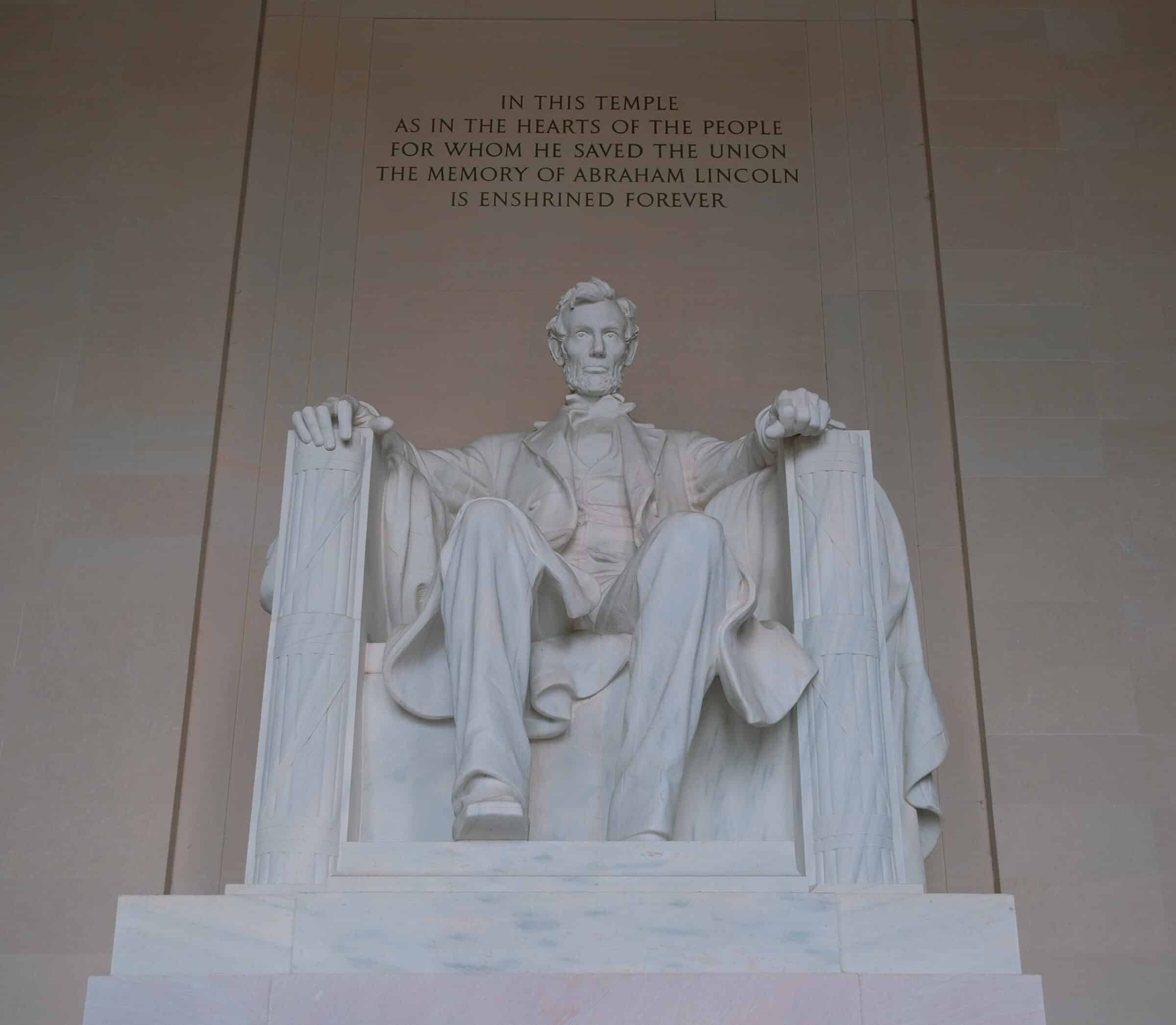 Lincoln Memorial, het standbeeld van de president in de Griekse Tempel | Reisgids Washington D.C.