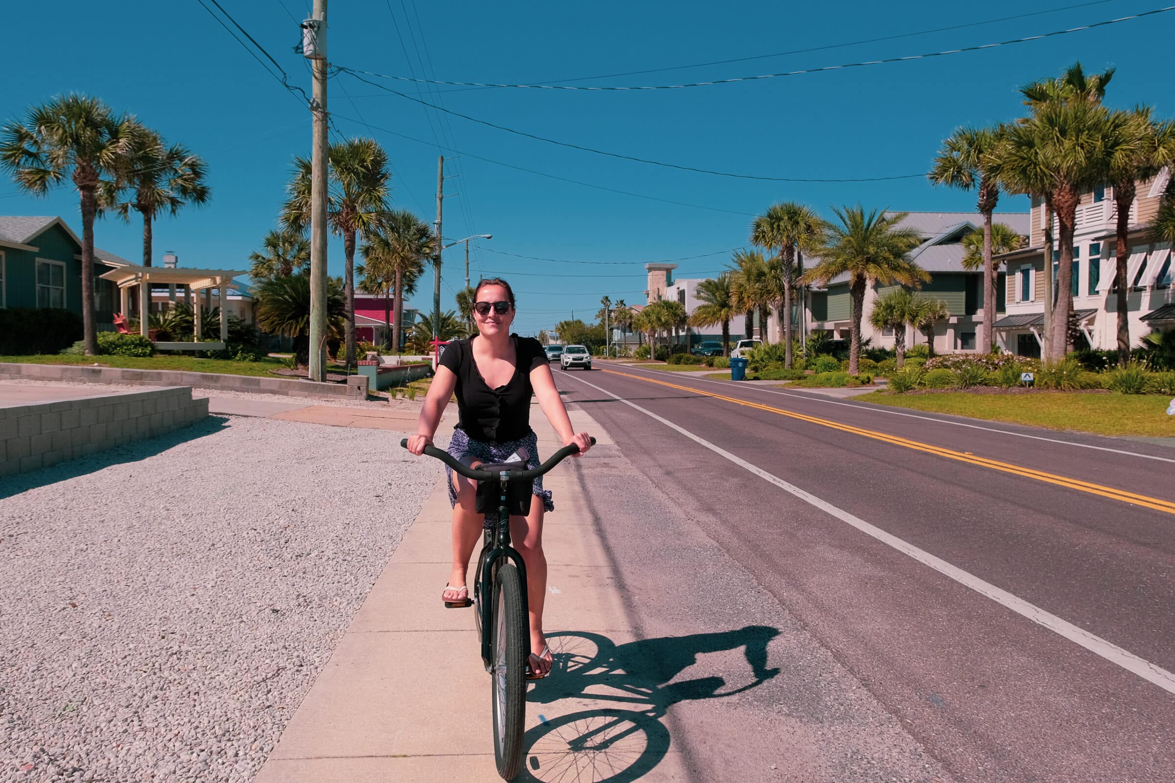 Malou op de gehuurde Beach Bike in Amelia City