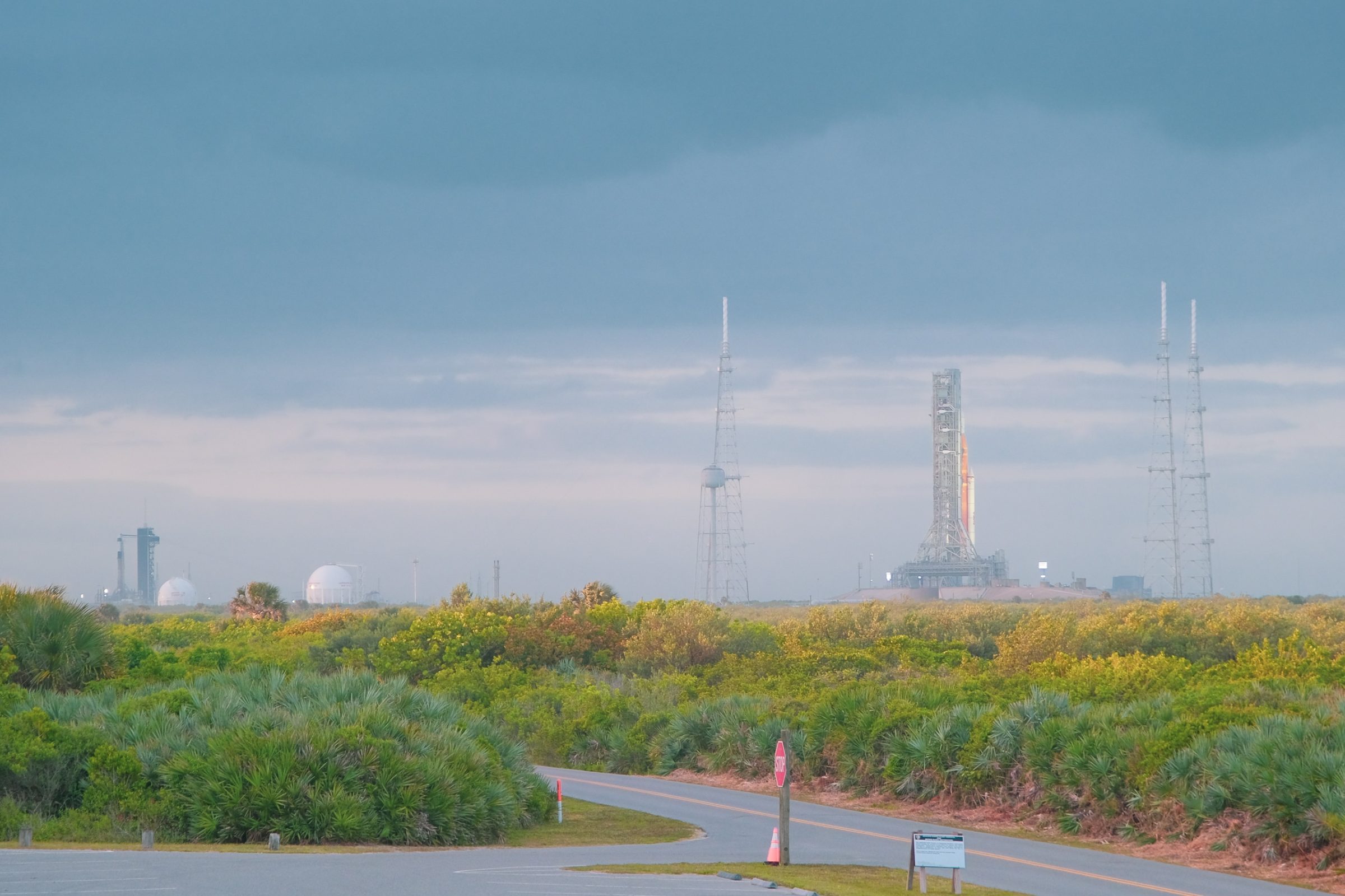 De SLS Artemis 1 op het lanceerplatform | Kennedy Space Center, Cape Canaveral, Florida