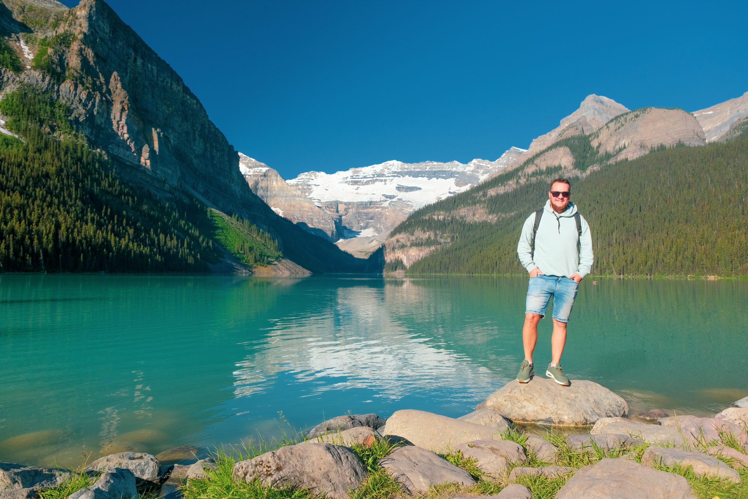 Chris bij Lake Louise | Rondreis door Canada