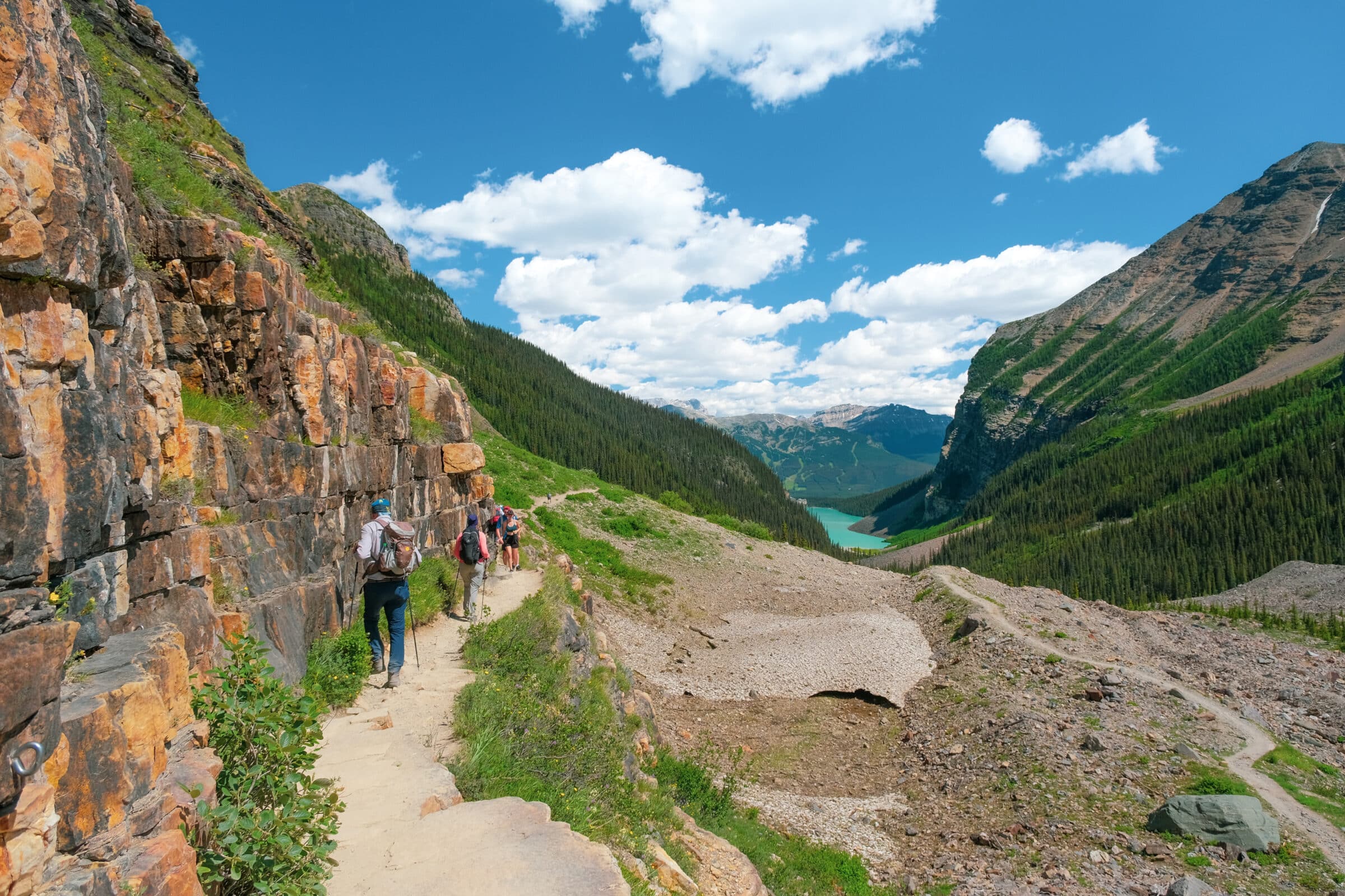 Terug naar Lake Louise tijdens de Plain of Six Glaciers trail