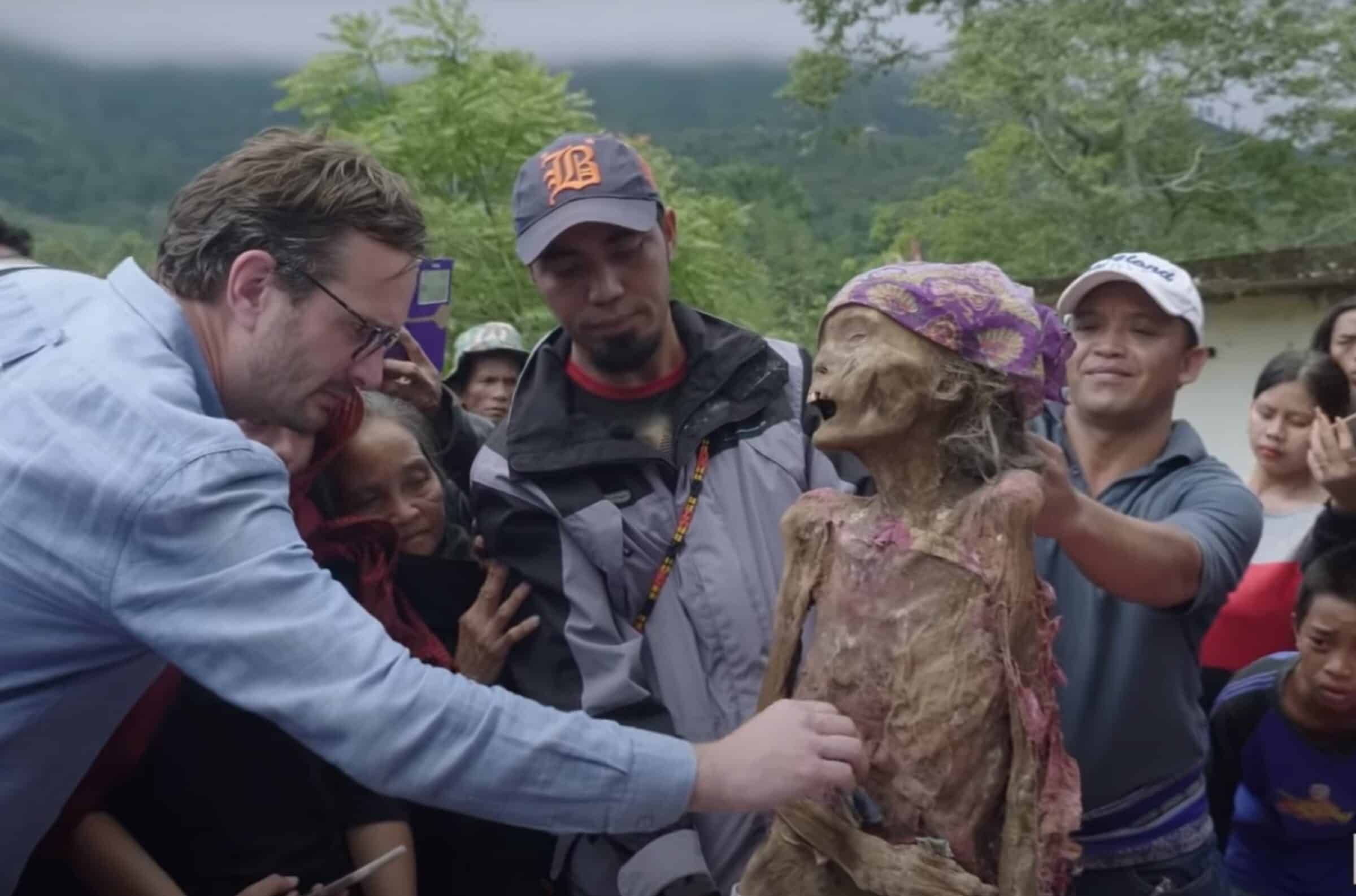 لقطة من Dark Tourist - Netflix