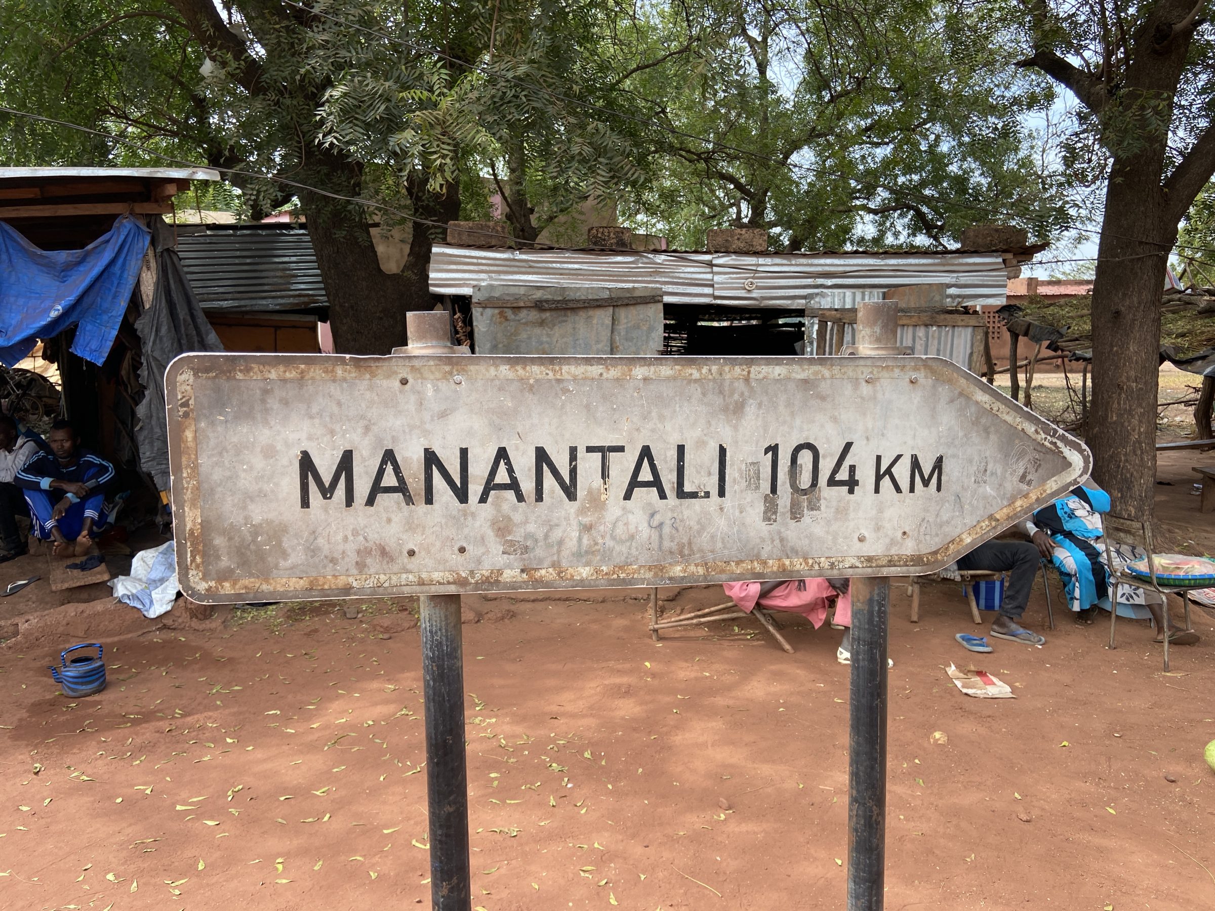 Manantali | De eerste 100 km zit erop.. nog 225 te gaan