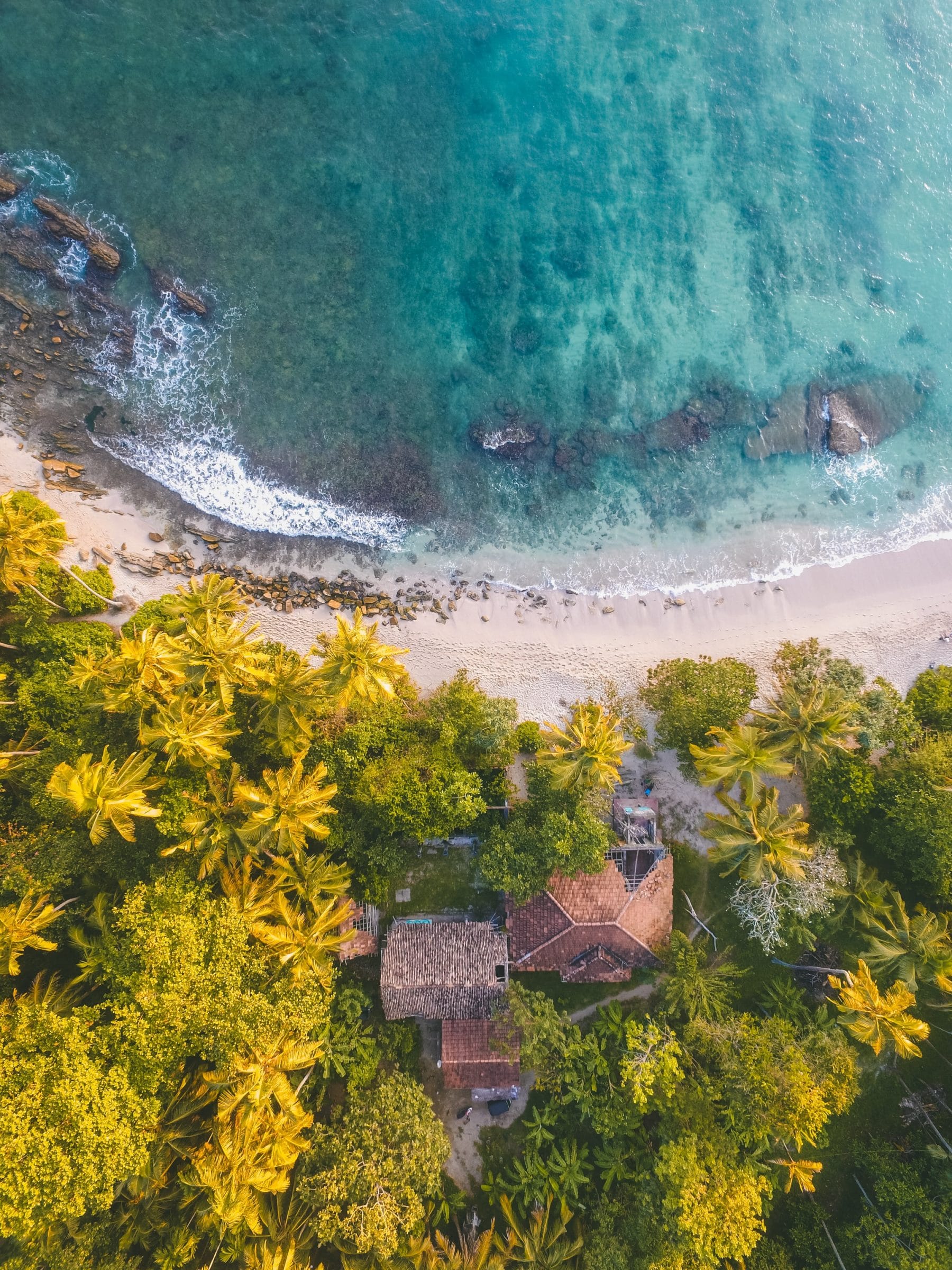 Budget drie sterren hotel aan het strand in Sri Lanka