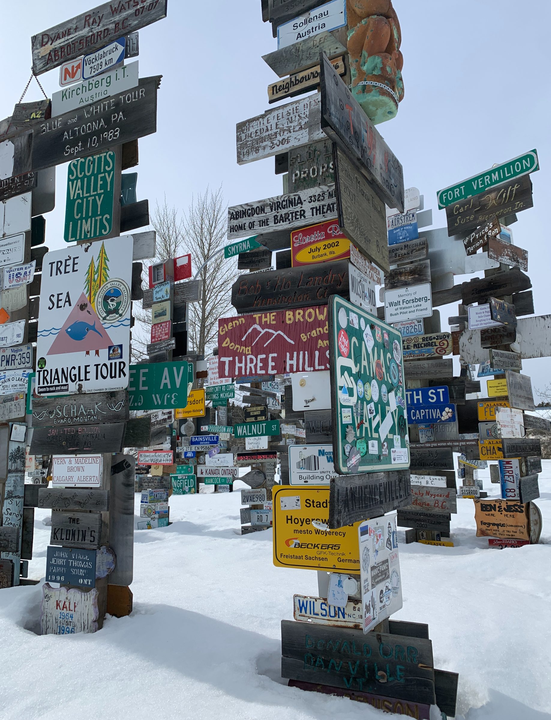 Alaska Highway | Ontelbaar veel borden in het Sign Post Forest