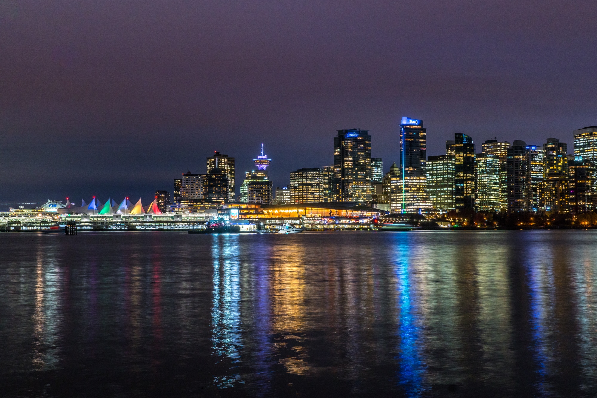Innenstadt von Vancouver bei Nacht | Tipps für Vancouver