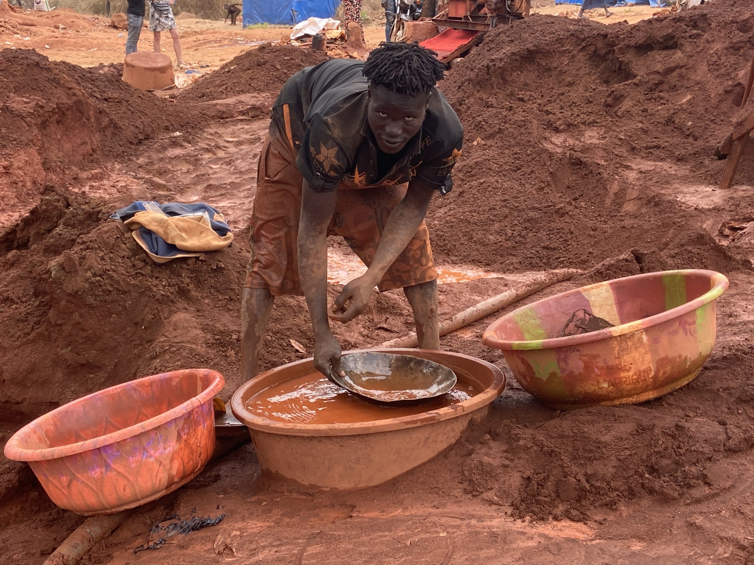 Goudzoeker | Overlanden in Guinee