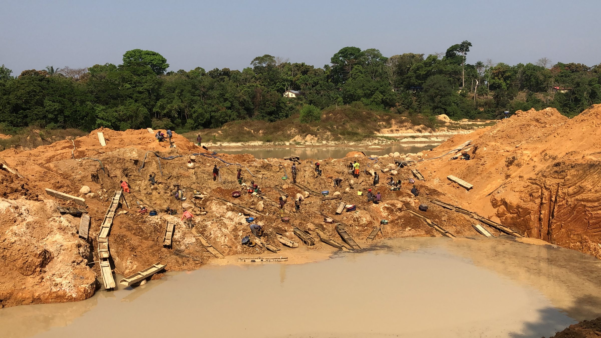 Goudzoekers in Sierra Leone