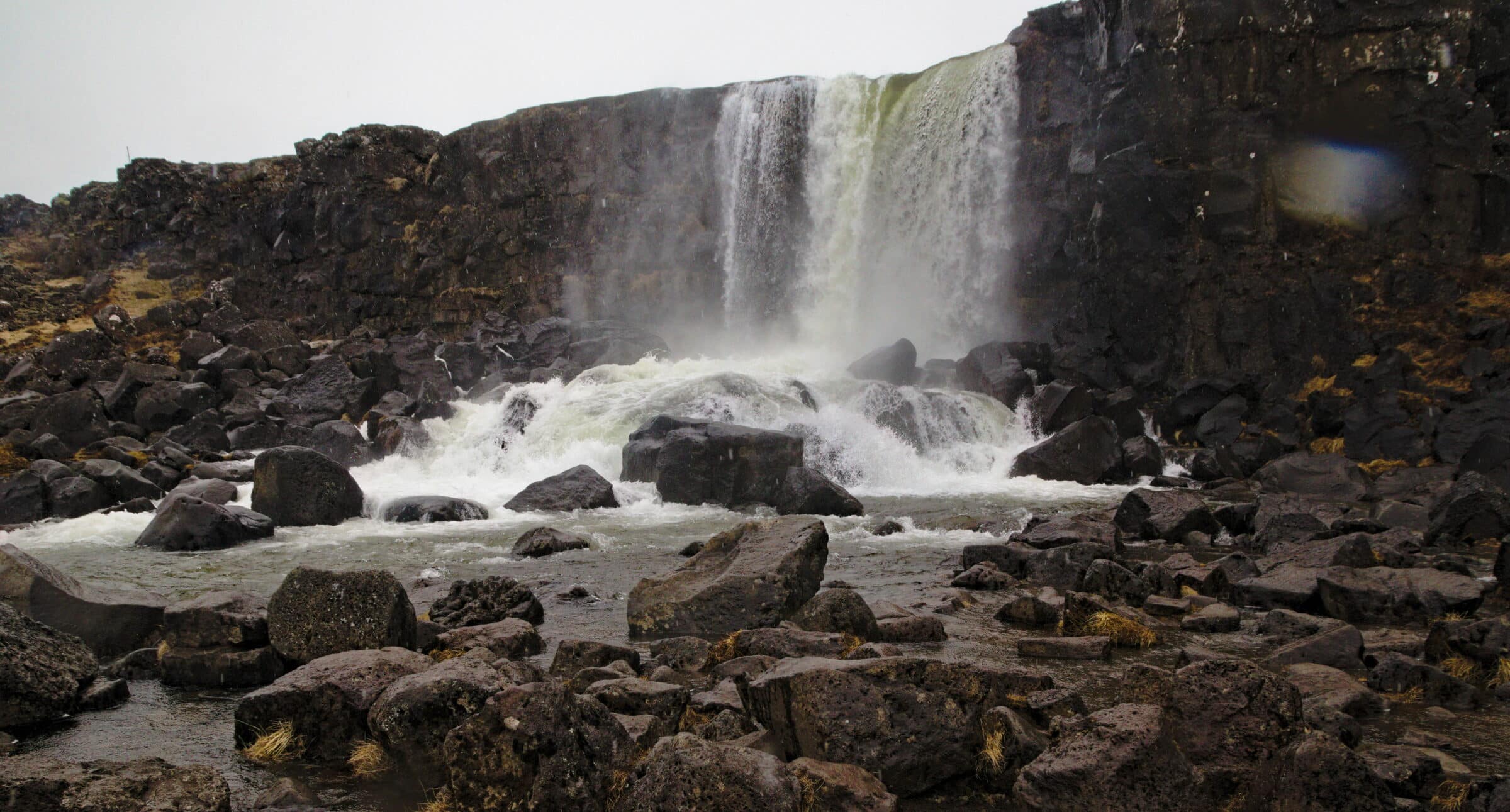 Cascadas en Islandia en invierno