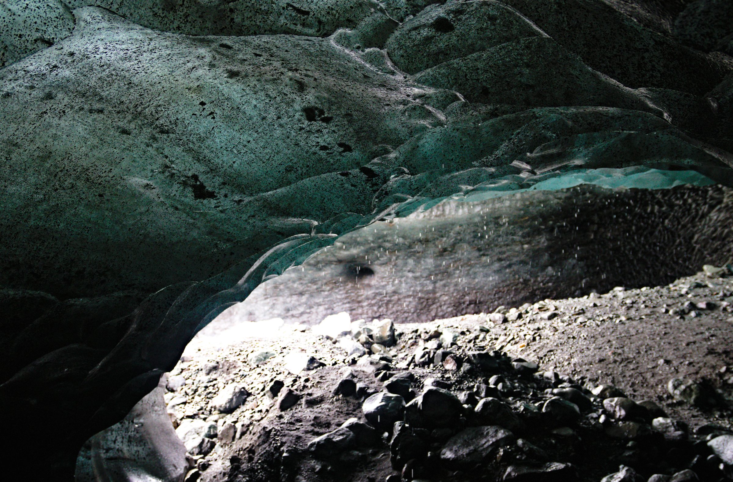 grotta di ghiaccio in Islanda