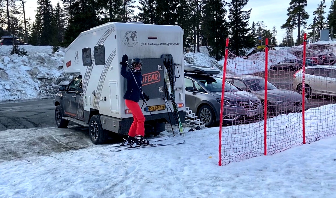 Roadtrip Lapland met 4x4 camper | Skiën tot aan de camper