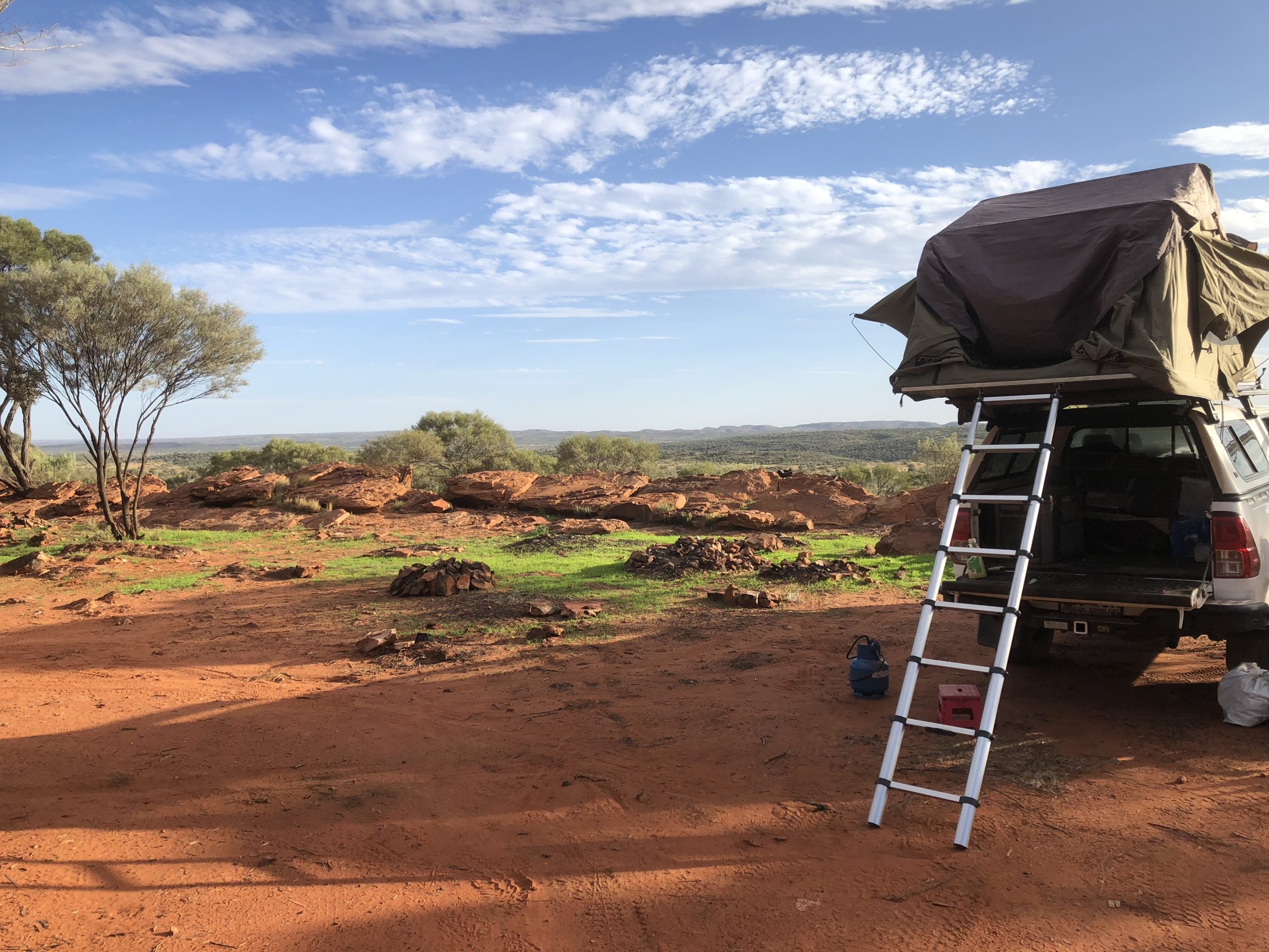 Wild camping with the rented Toyota Hilux in Australia