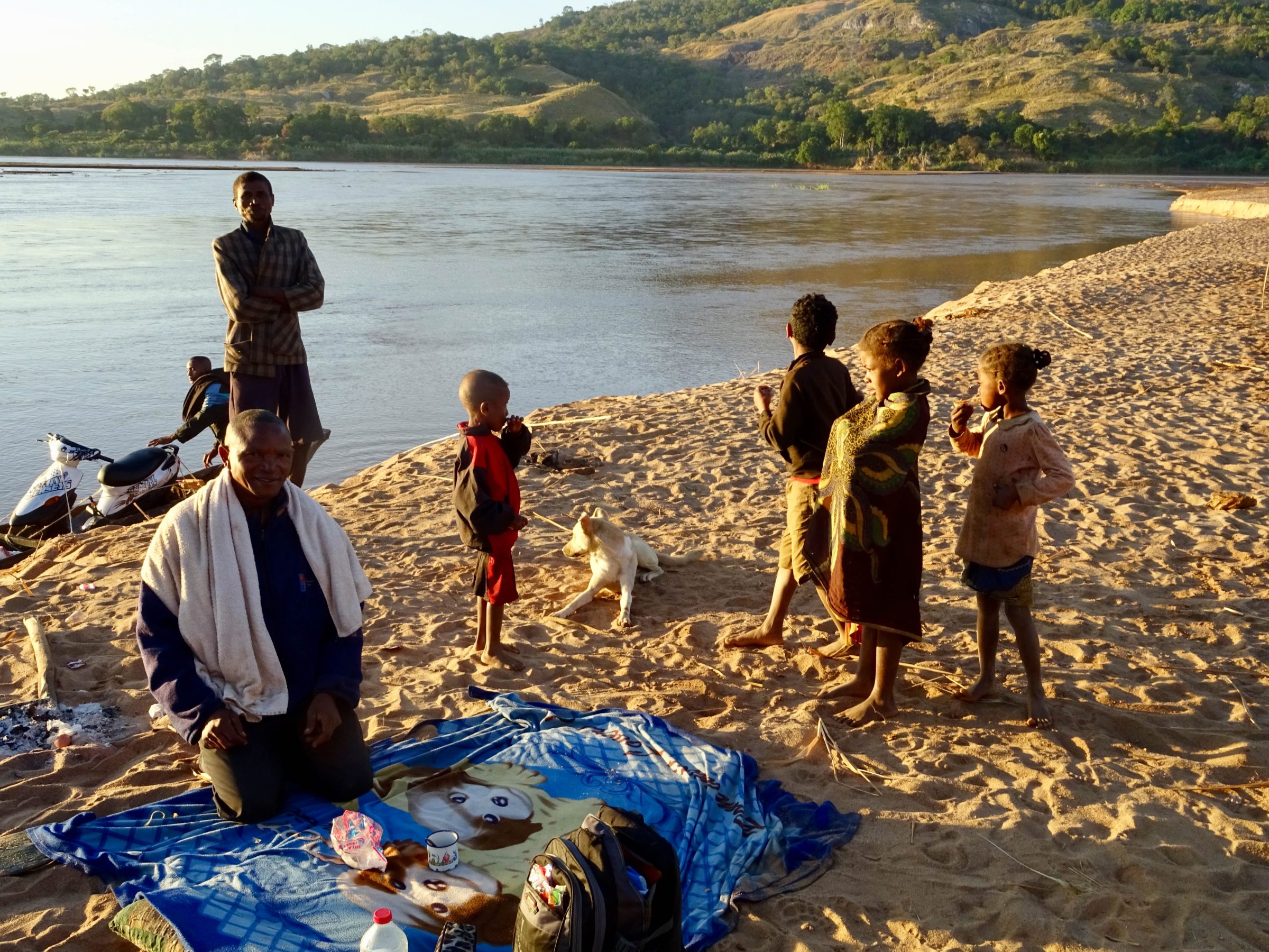 Ontbijt tweede dag van de Tsiribihina riviertrip