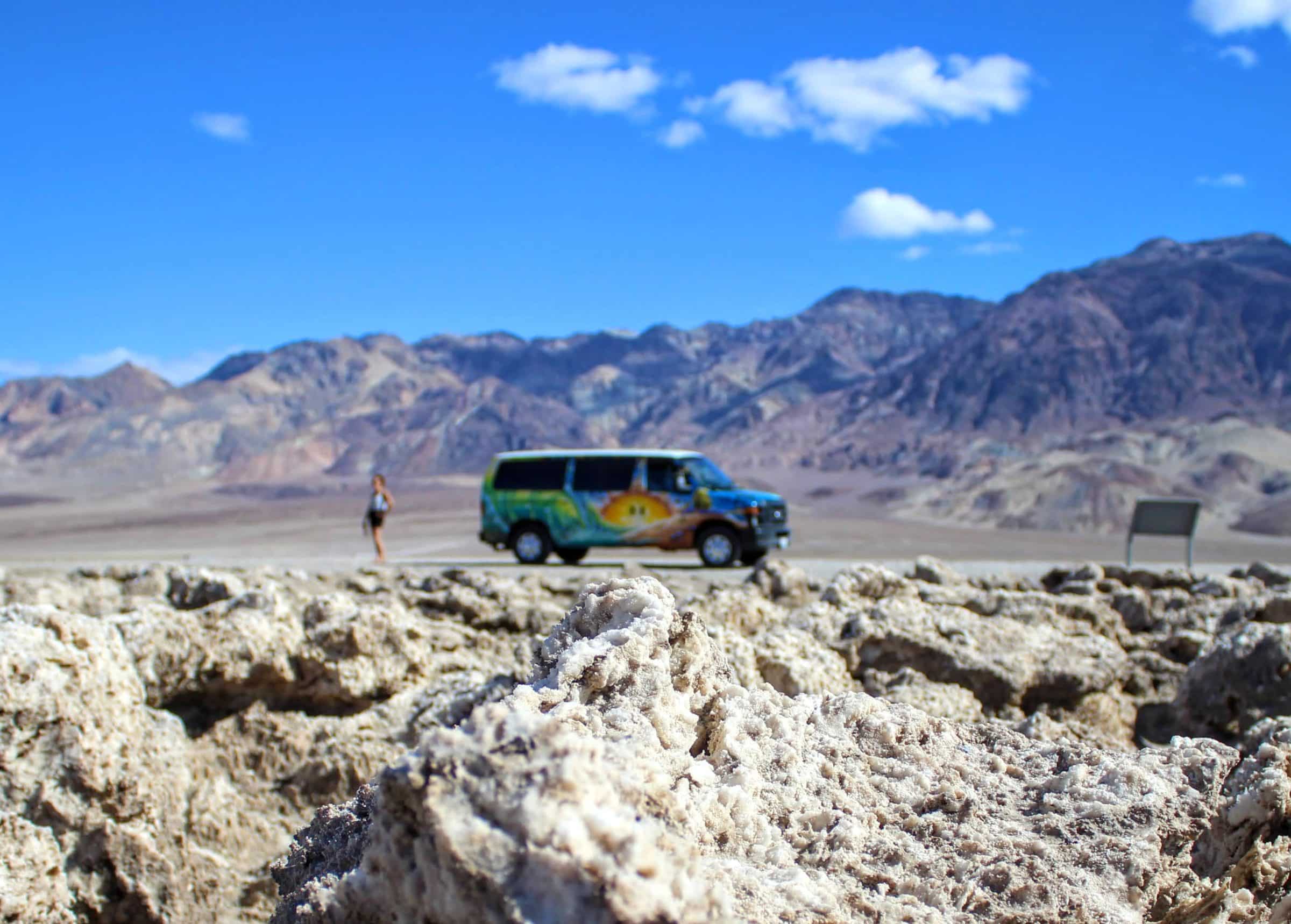 Náš pronajatý hippie autobusový karavan v USA - Death Valley (2016)