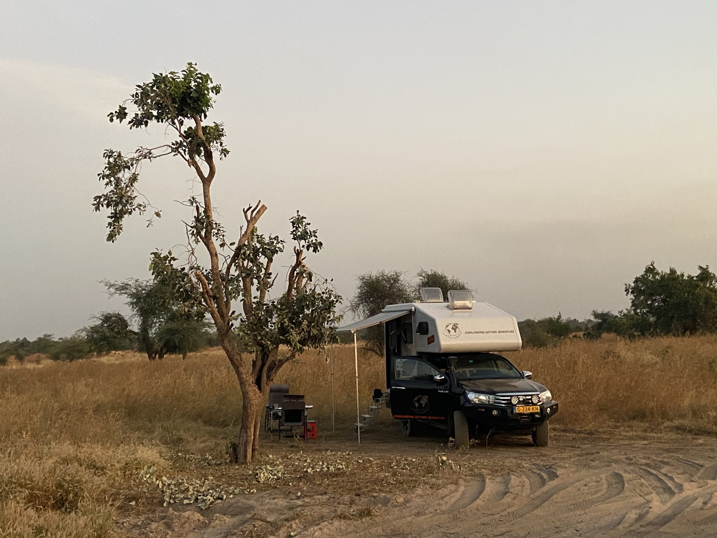 Overnachten net voor de grens | Overlanden in Mali