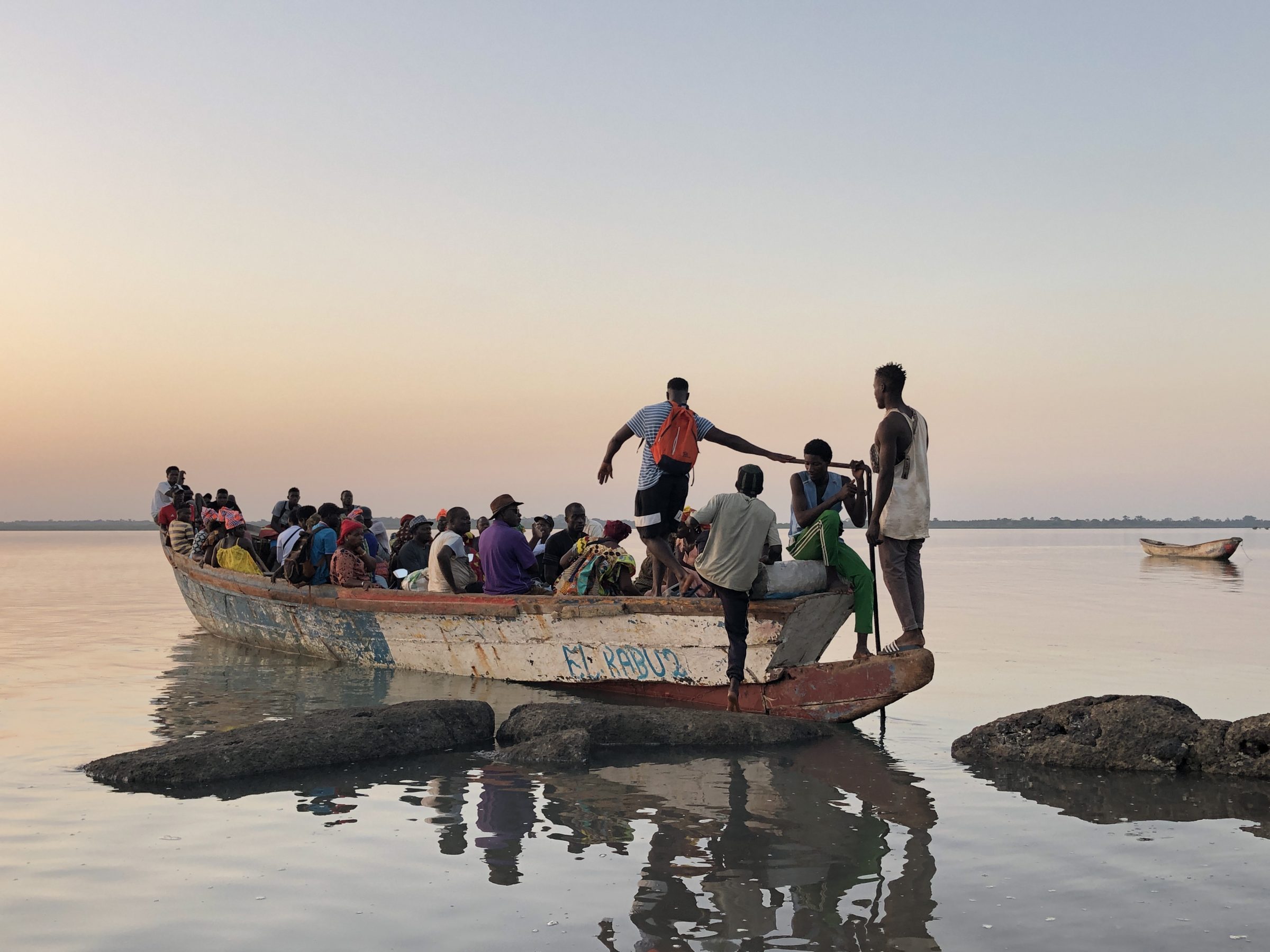 Personenvervoer naar Bolama | Overlanden in Guinea Bissau
