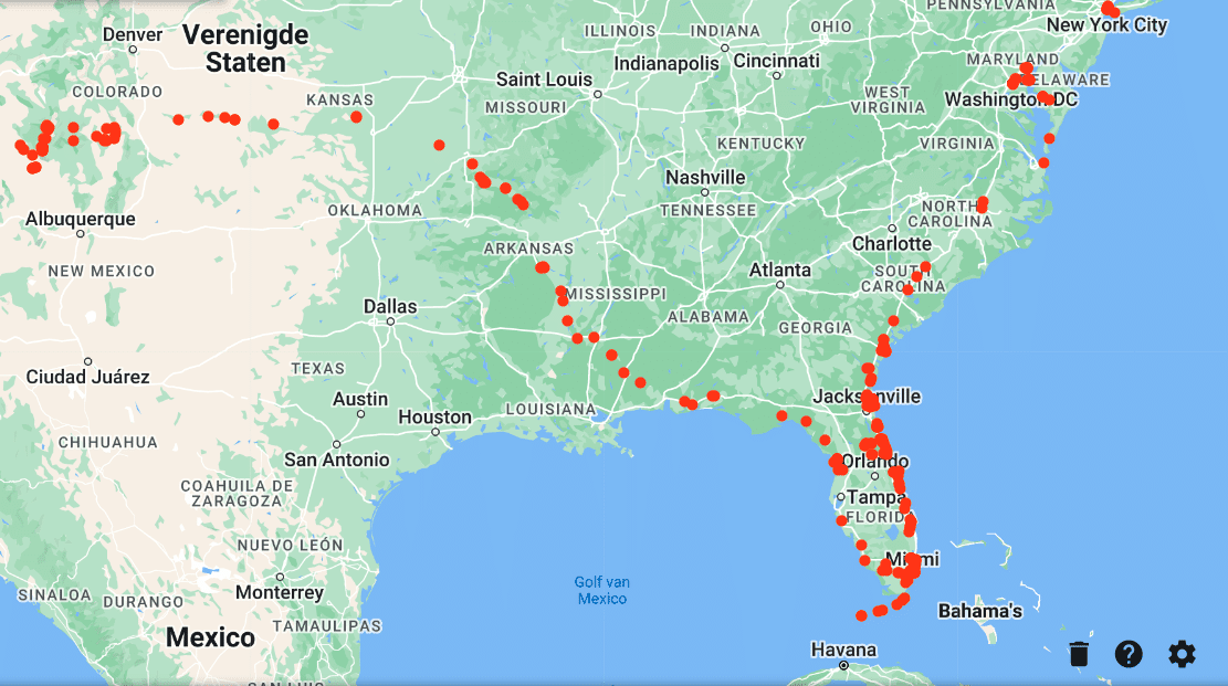 Nostre roadtrip percorso da New York a Key West in Google Maps | Ogni punto rosso è un posto in cui siamo stati (per ora puoi ignorare tutti i punti rossi a sinistra della Florida). Ne parleremo più avanti ;)