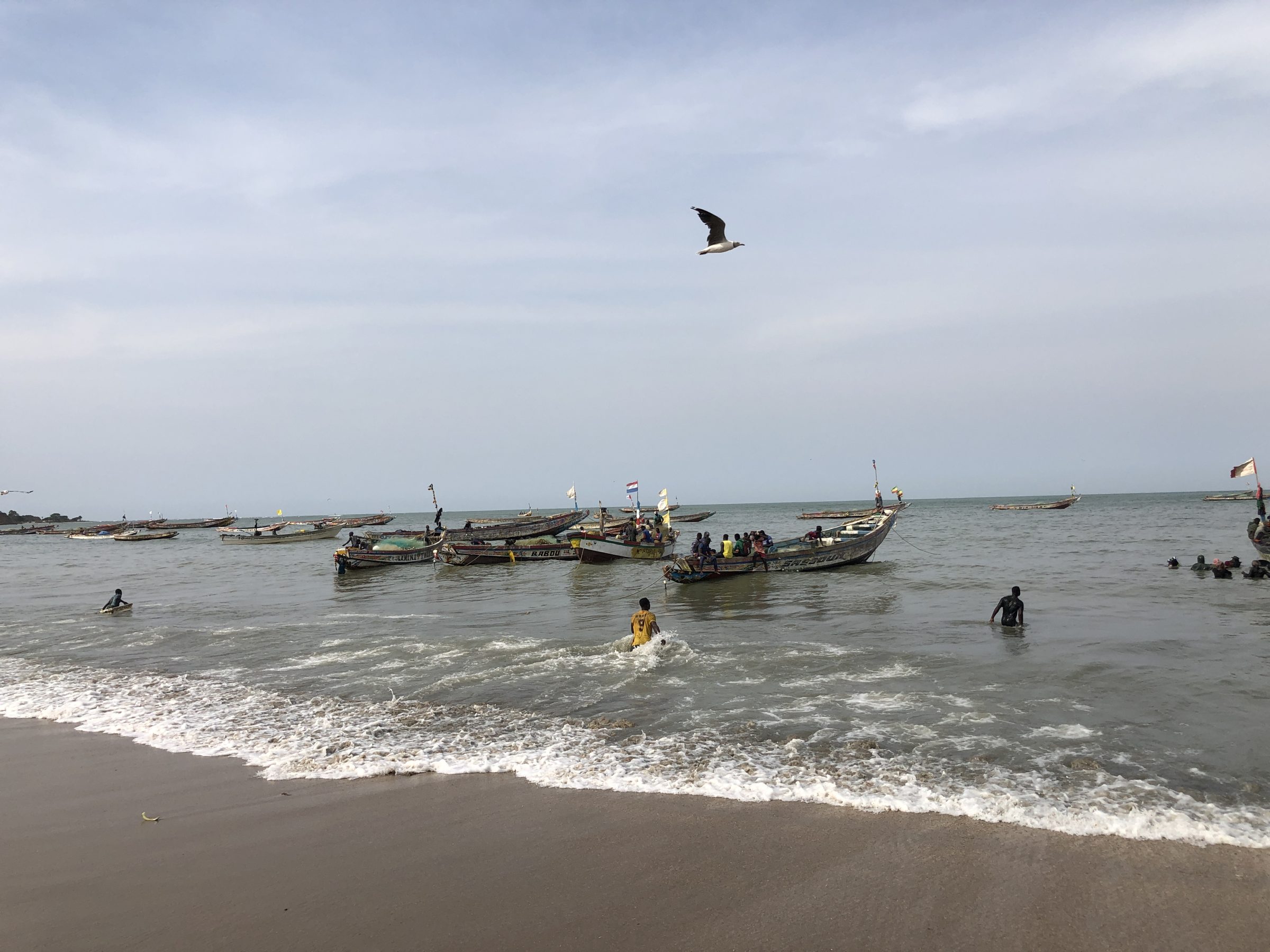 Tanji vissersstrand 1 | overlanden in gambia | Wereldreizigers.nl