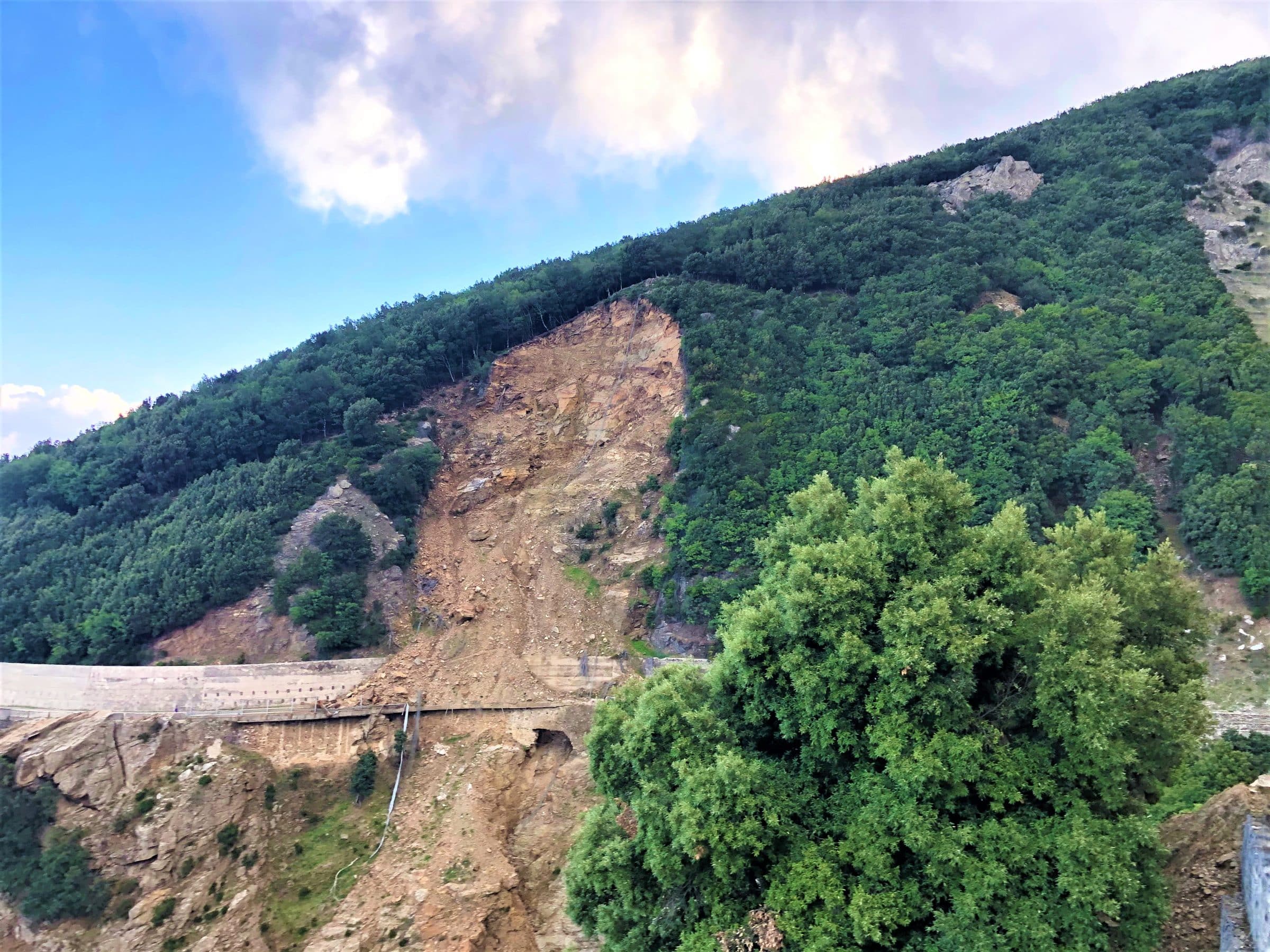  Roadtrip Zuid-Italië | een landverschuiving heeft de weg vernietigd