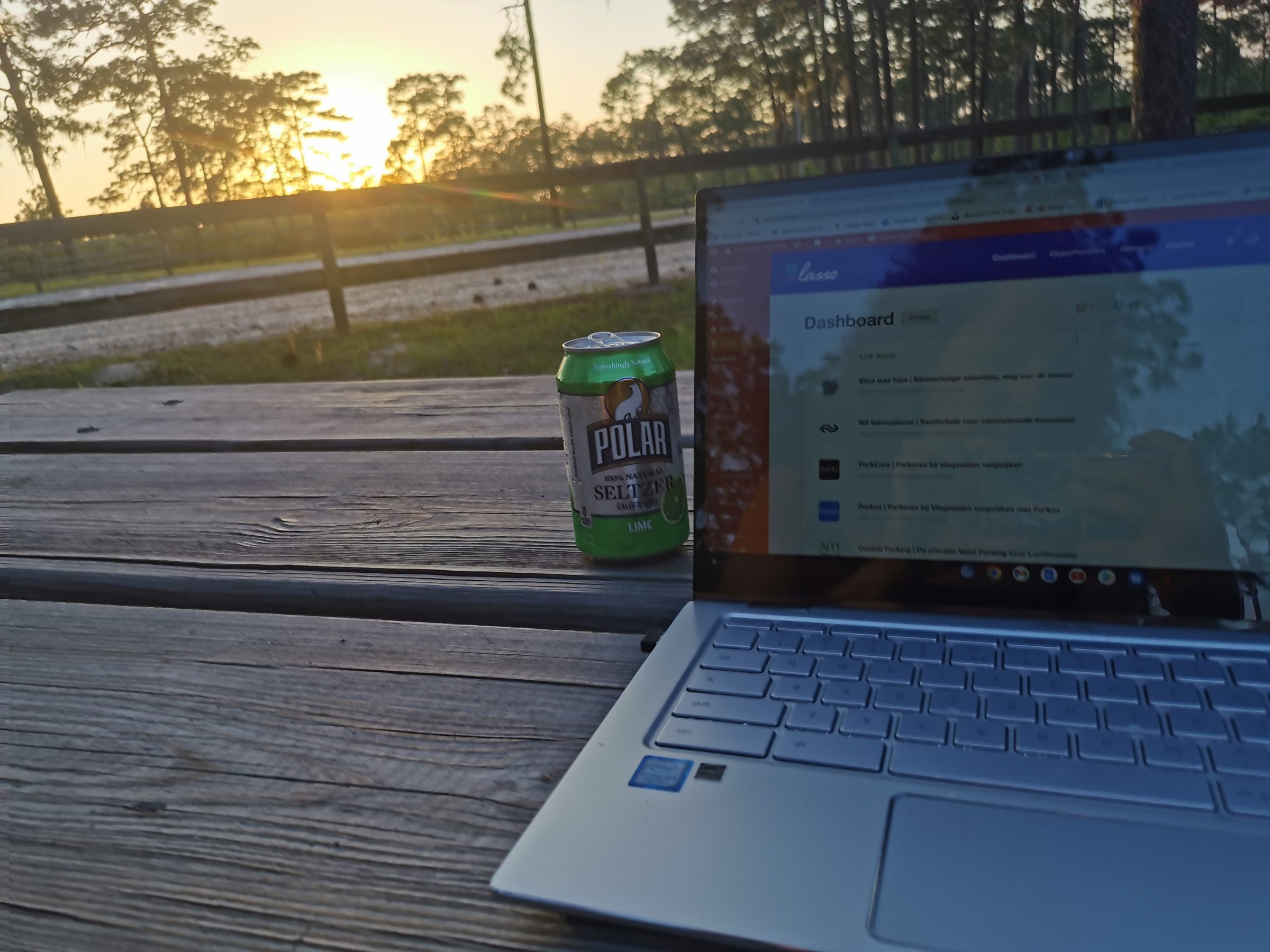 Werken met zonsondergang | 100 dagen leven in een camper