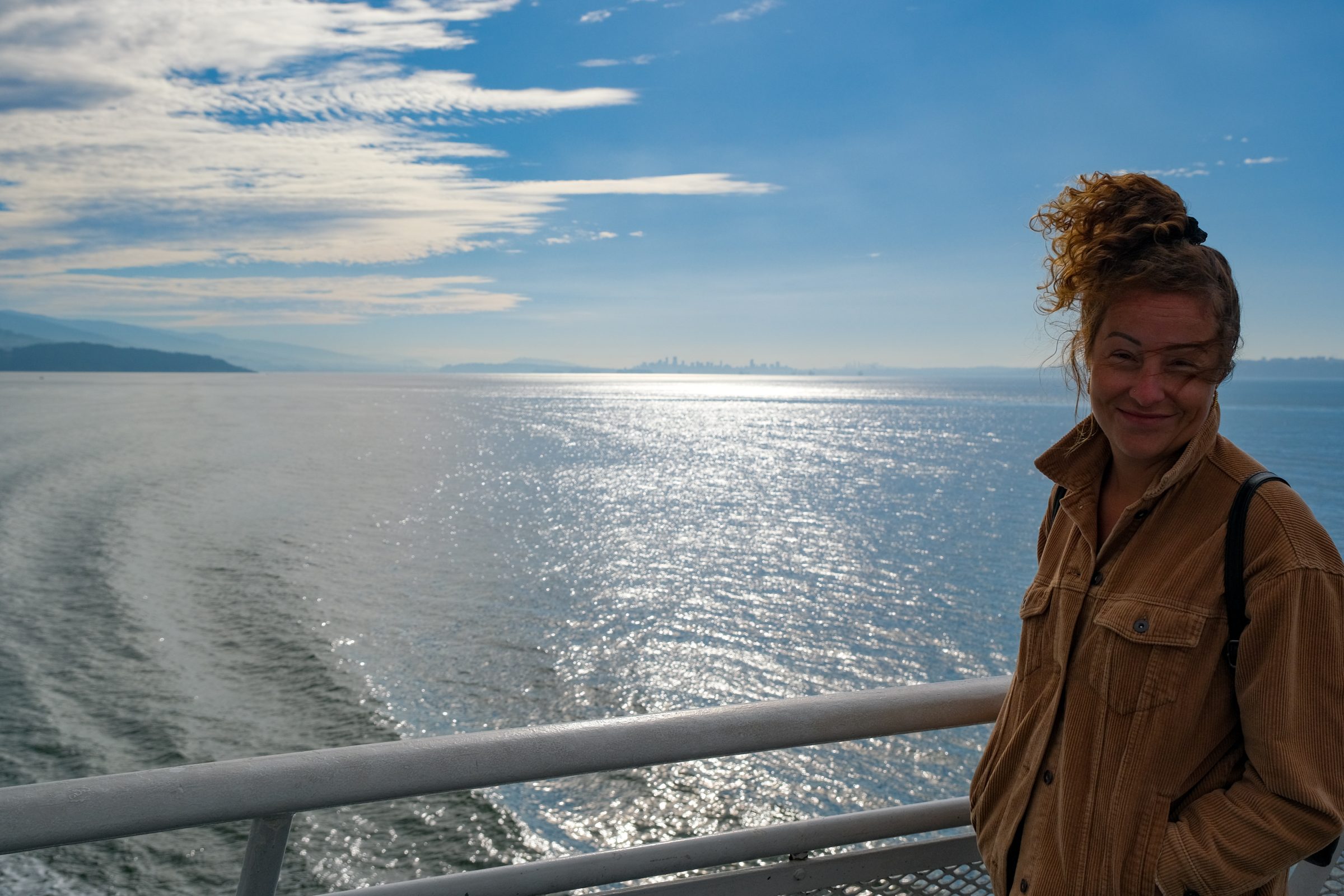 Malou's haar zit fantastisch in de harde wind | Ferry Horseshoe Bay - Nanaimo | (Vancouver - Vancouver Island)