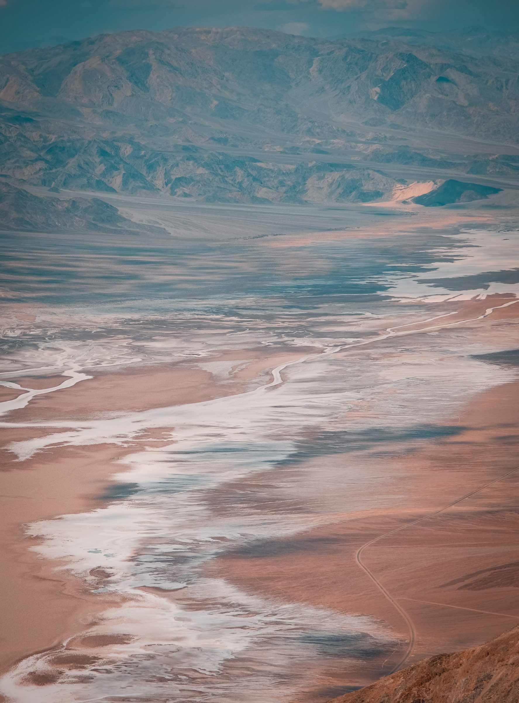 De zoutvlaktes in Dearth Valley, gezien vanaf Dante's View
