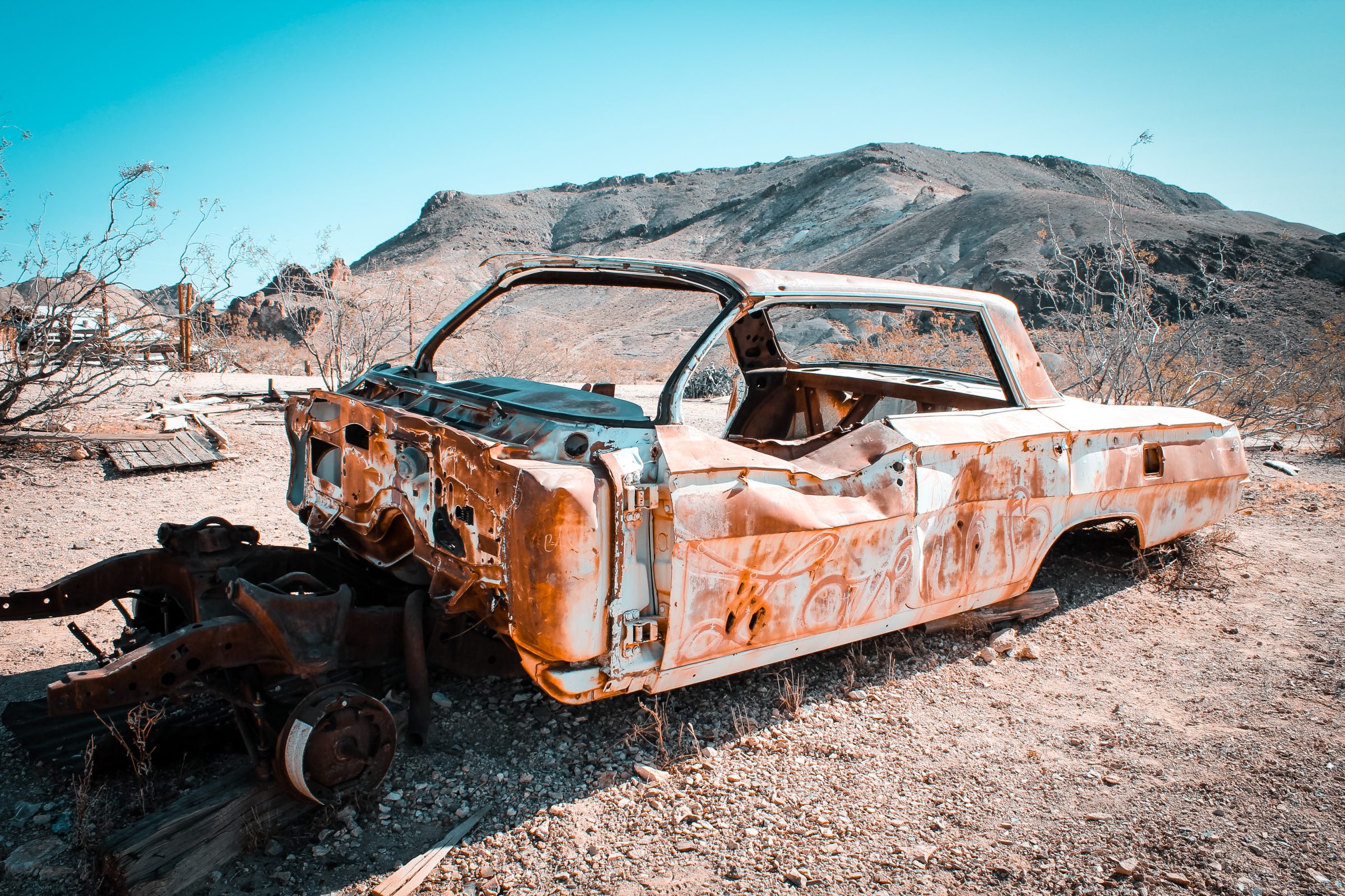 Een autowrak in Rhyolite Ghost Town | Tips voor Death Valley