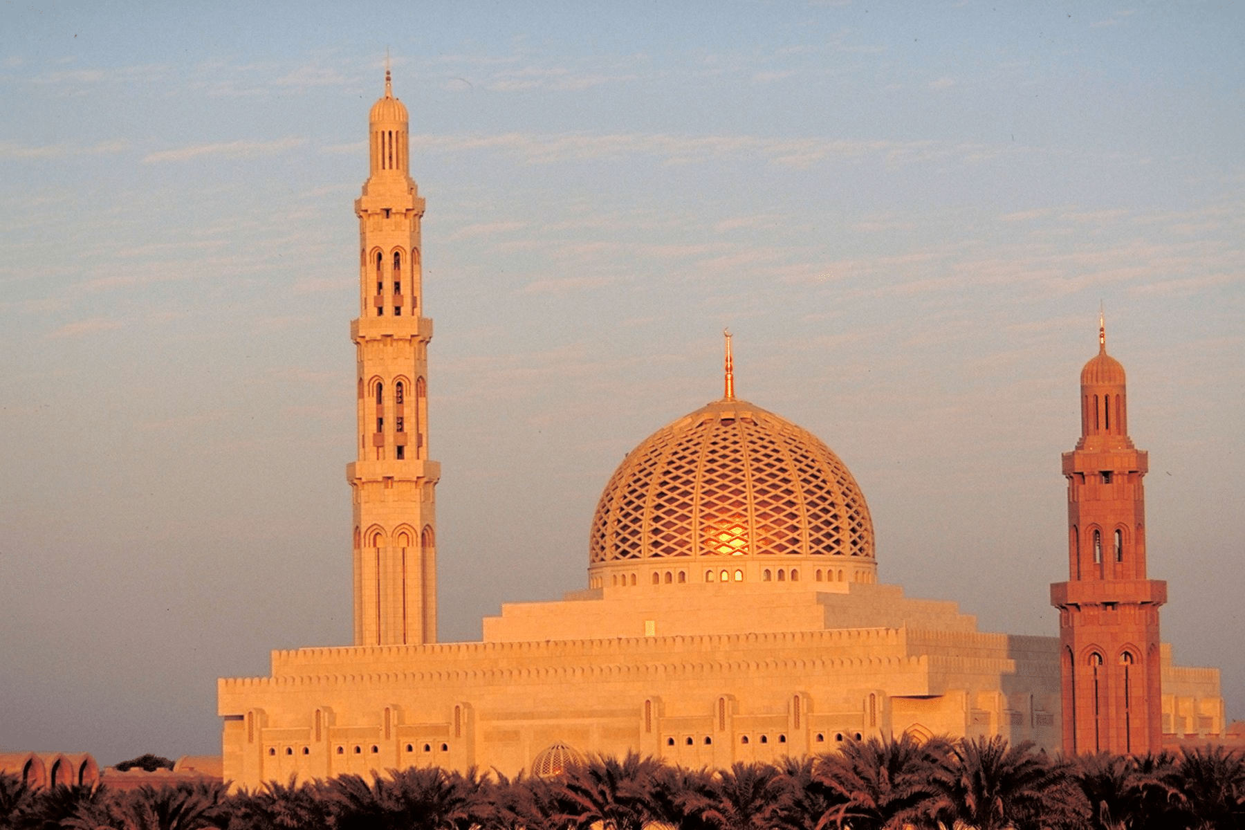 De Grote Sultan Qaboos-Moskee | Top 10 meest Instagrammable plekken van Oman