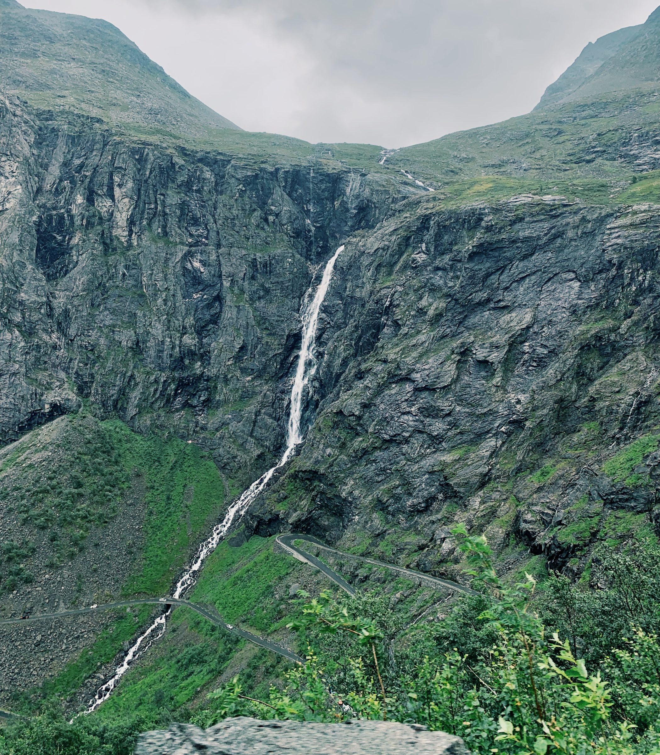 Stigfossen en Haarspeldbochten | GTrollstigen (de Trollenroute) | National Scenic Routes | Auto en camperroutes Noorwegen