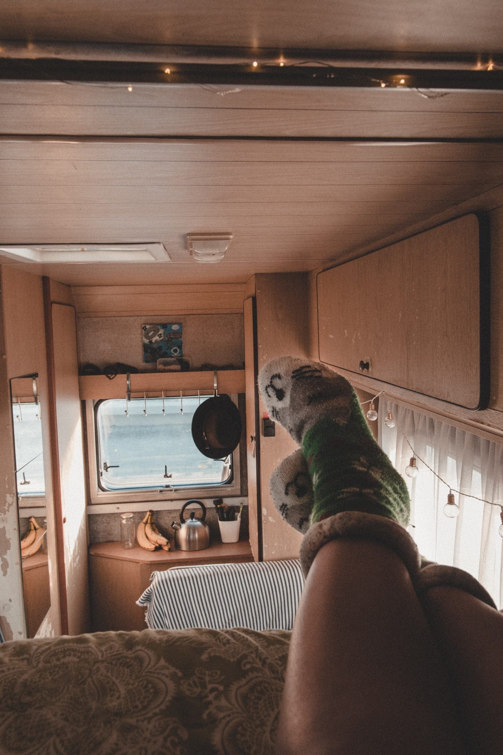 Two pans, four cups, four plates and 7 sets of clothes. VANLIFE makes life simple