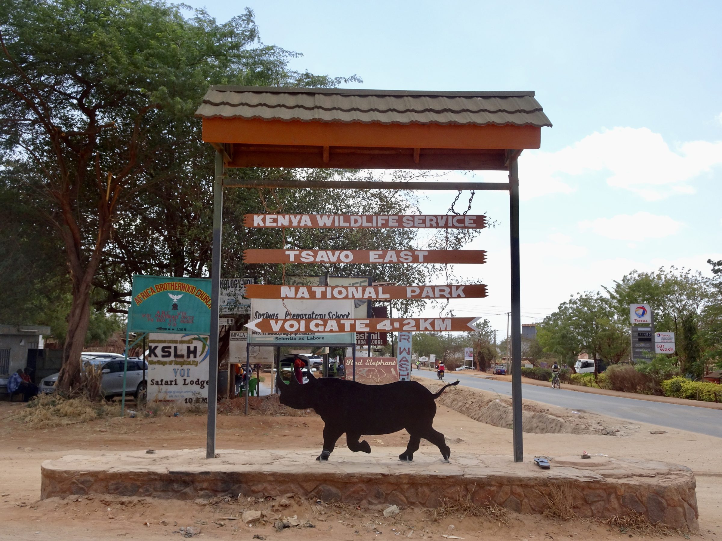 The turn in Voi to the Voi Gate of Tsavo East NP